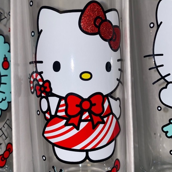 🎄 HELLO KITTY GLASSWARE SET of 4 - Picture 6 of 6